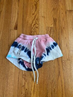 Ash “Artists Simply Human” dance competition shorts